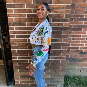 Meet your Posher, Damyia